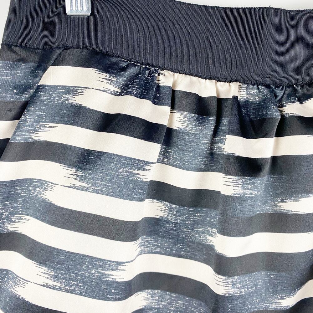 Gap Satin Striped Mini Skirt Lined Pockets Gray Black Womens Size 2 - Picture 13 of 13